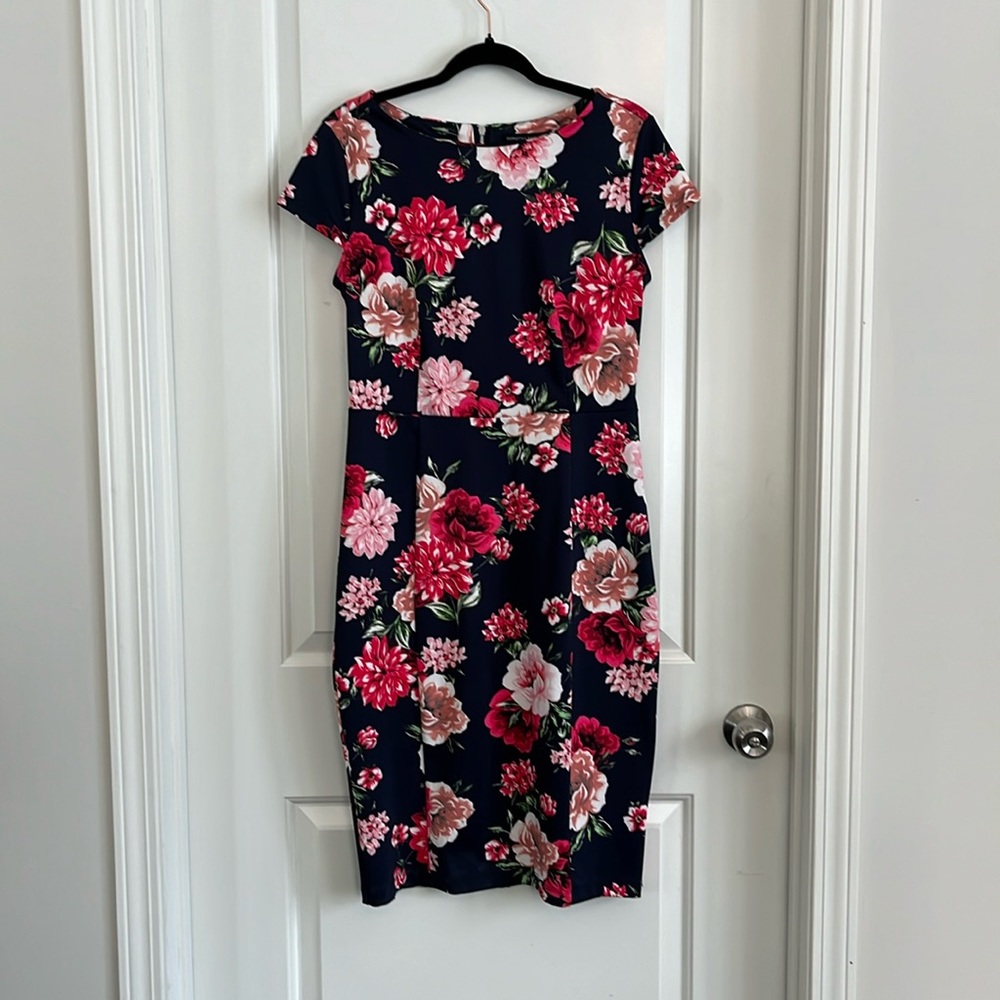 Dorothy Perkins floral fitted dress size 8